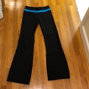 Lululemon size 4 workout pants